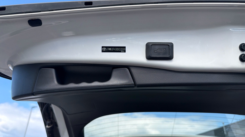 Toyota RAV4 2.5 VVT-i Hybrid Design 5dr CVT 2WD Hybrid Estate